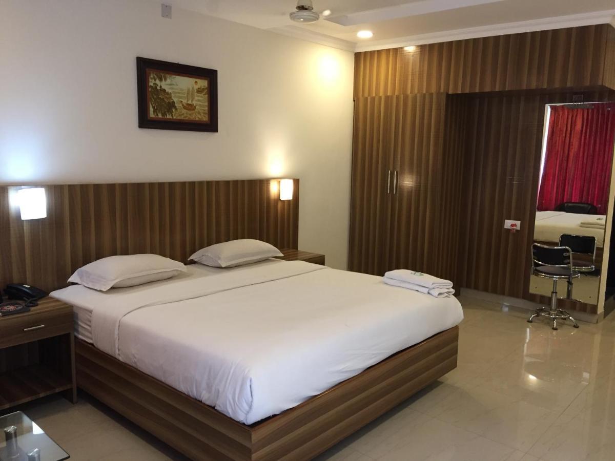 Hotel Green Park Suites Manipal Exteriér fotografie